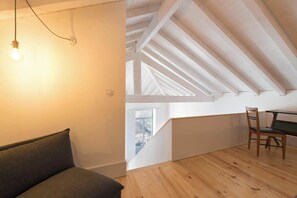 Interior - Tripas-Coração: Sá da Bandeira 3rd floor Duplex (Porto)