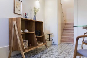 Interior - Tripas-Coração: Taipas - Ground Floor Mezzanine (Porto)