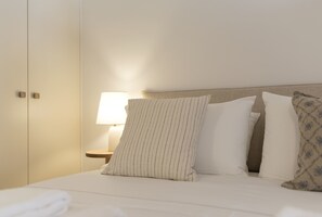 1 bedroom, desk, iron/ironing board, WiFi