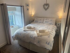 2 bedrooms, individually decorated, individually furnished, free WiFi - Royal Oak Cottage (Amlwch)