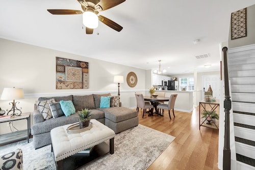 Stylish 2-Bed townhouse