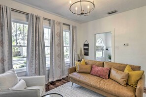 Smart TV - Cheerful Cottage in Ocala's Historic District (Ocala)