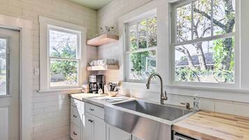 Réfrigérateur, four, plaque de cuisson, lave-vaisselle