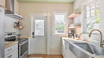 雪櫃、焗爐、爐具、洗碗機