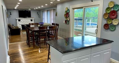 Encanto at Laceyville - Fire pit - apple picking and pumpkins