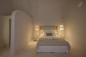 Superior Apartment, 3 Bedrooms, Terrace | Premium bedding, pillowtop beds, in-room safe, individually decorated - Elements Cave Suites (Santorini)