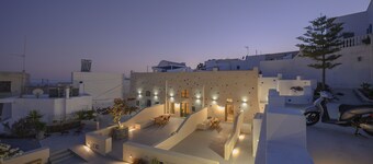 Elements Cave Suites