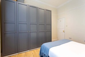 1 Schlafzimmer, Schreibtisch, Bügeleisen/Bügelbrett, Internetzugang