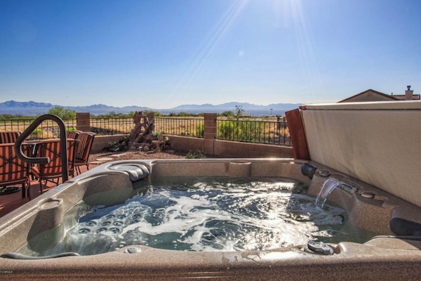 Hot Tub with Views of the Mountains in Cochise county