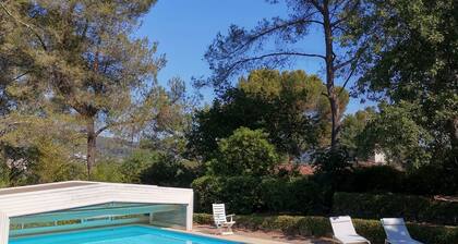 Villa familiale avec piscine Ă Mouans-Sartoux