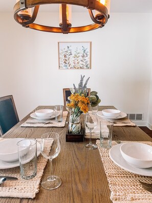 Dining - Roswell Retreat Near Canton Street (Roswell)