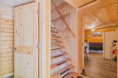 9713 Salcha Dr, Salcha AK  · Lake Chateau's Private Cabin