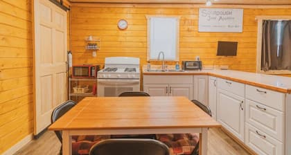 9713 Salcha Dr, Salcha AK · Lake Chateau's Private Cabin