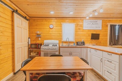 9713 Salcha Dr, Salcha AK  · Lake Chateau's Private Cabin