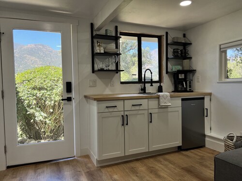 Mountain Views/Studio in Montecito. 7-10 min to beach or downtown SB