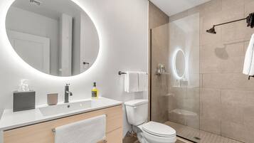 Signature Suite, 3 Bedrooms, 2 Bathrooms | Individually decorated, individually furnished, laptop workspace