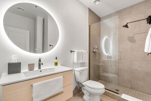 Signature Suite, 3 Bedrooms, 2 Bathrooms | Individually decorated, individually furnished, laptop workspace - The Rambler (Memphis)