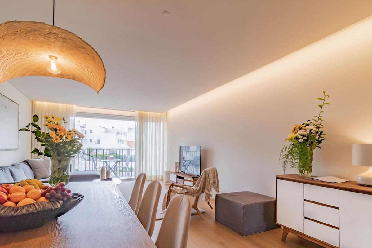 Premium Residence, 2 Bedrooms, Garden View (Coliseu B2) | Living area | 55-inch Smart TV with digital channels, TV, Netflix