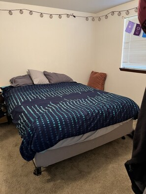 2 quartos, cofres nos quartos, escrivaninha, Wi-Fi de cortesia