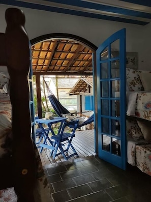 Quarto triplo família | Cortinas blackout, ferros/tábuas de passar roupa, Wi-Fi de cortesia