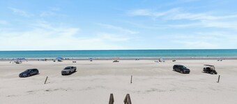 Luxury Oceanfront Pool Home! Ideal for large family vacations!