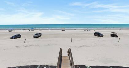 Luxury Oceanfront Pool Home! Ideal for large family vacations!