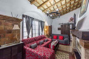 智能電視、書籍、影像庫