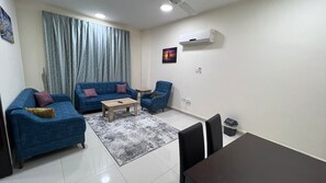 객실 내 식사 공간