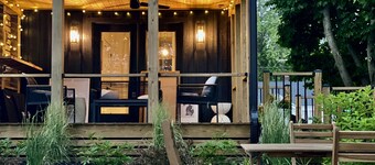 Breezy Chic: Fresh Spring Vibes at The Modern Oak walkable to town!