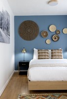Decoración personalizada, muebles diferentes y escritorio 