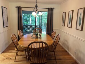 Dining - Dragon Riders Retreat (Robbinsville)