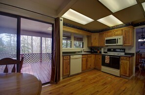 Frigorífic, microones, forn i placa de cuina 