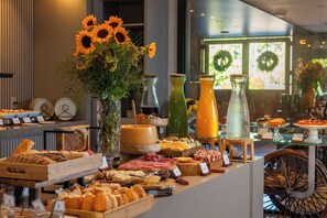 Desayuno continental gratuito y diario