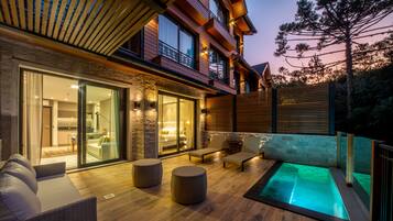 Suíte (Deck) | 1 quarto, roupas de cama antialérgicas, frigobar, cofres nos quartos