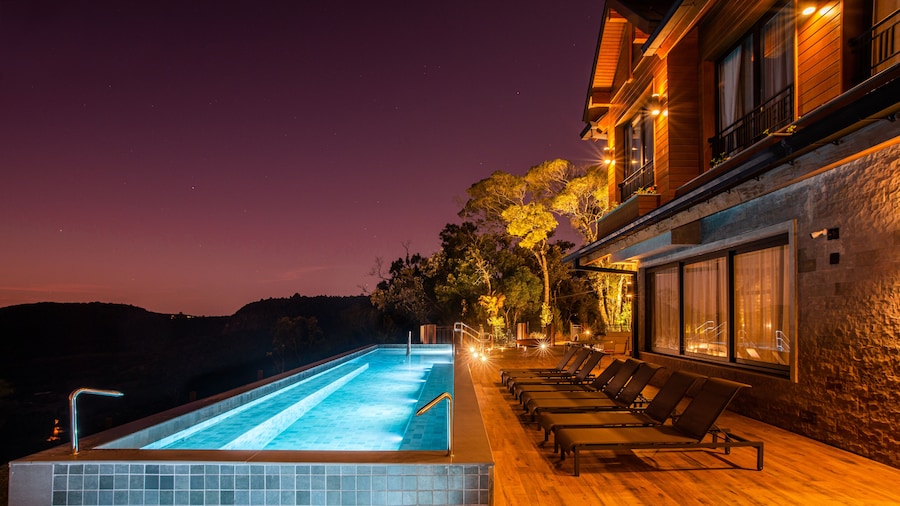 Château Laghetto Collection