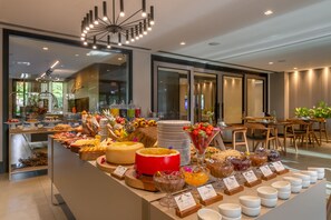 Desayuno continental gratuito y diario