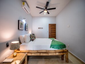 2 bedrooms, in-room safe, iron/ironing board, free WiFi
