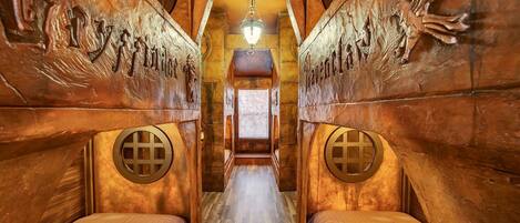 8 bedrooms, iron/ironing board, WiFi, bed sheets