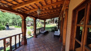 Traditional Cabin | Terrace/patio