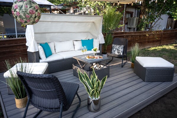 Terrace/patio - Beautiful 2B garden level w/ private outdoor deck (Loveland)