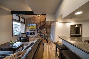 Condo (Vantage Point Condo 502) | Exterior