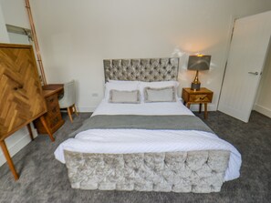 2 habitaciones, decoración personalizada y muebles diferentes 