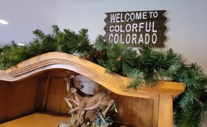 Interior - Lush setting, minutes to downtown Colorado Springs (Colorado Springs)