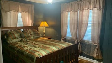 Schreibtisch, Bügeleisen/Bügelbrett, WLAN