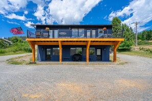 Exterior - Lakeside Bungalows Unit 1&2 (Bayview)