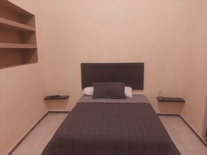 Basic Room | Free WiFi - HOTEL HOSTAL CASA DEL ABOGADO (Córdoba)