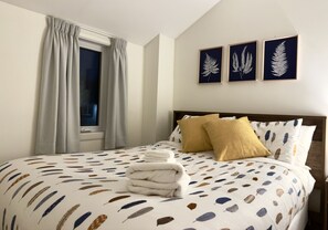 3 室のベッドルーム、アイロン / アイロン台、WiFi (無料)、ベッドシーツ