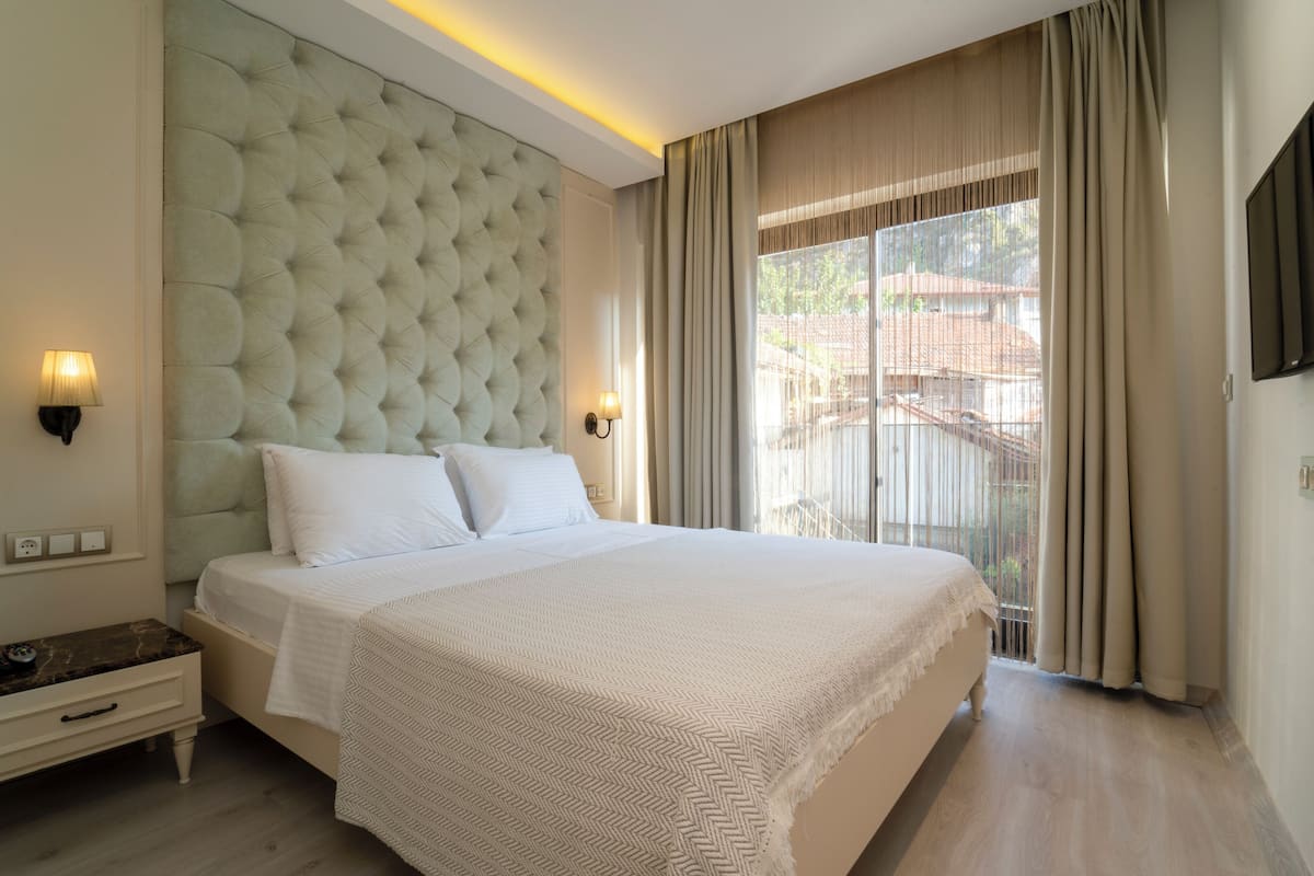 1 bedroom, Egyptian cotton sheets, premium bedding, Select Comfort beds