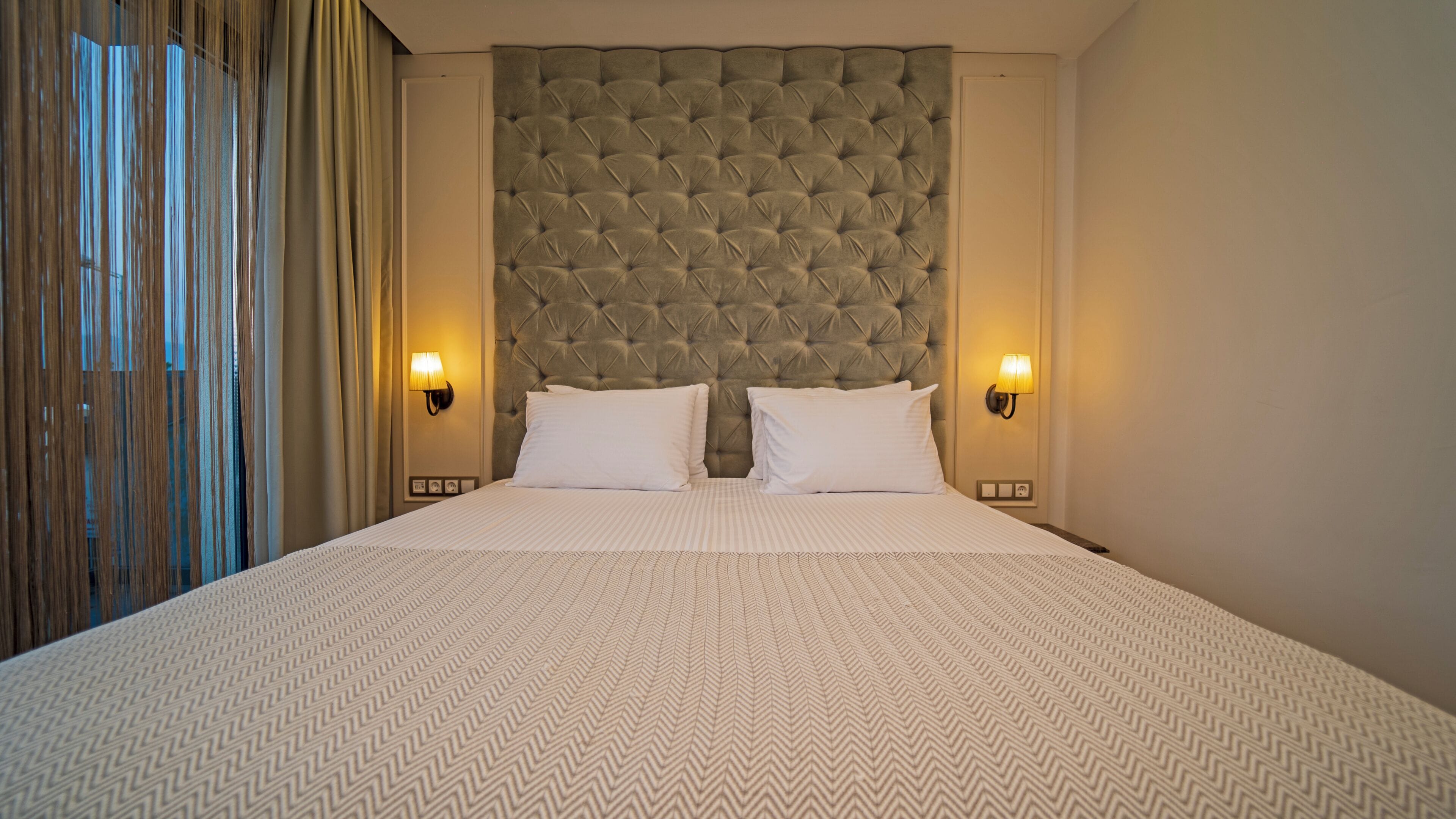 Deluxe with French Balcony | Reception