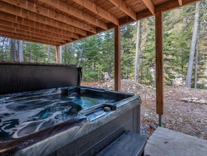 Bañera de hidromasaje al aire libre